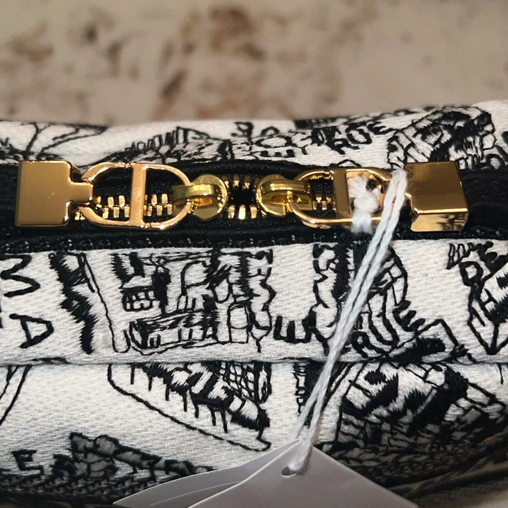 ❗️SALE❗️CHRISTIAN DIOR Plan de Paris Canvas Embroidered Cosmetic Bag -VIP Gift - Picture 5 of 9